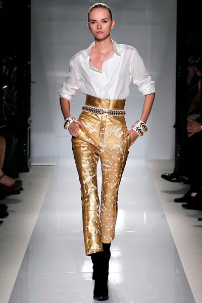 Look 17